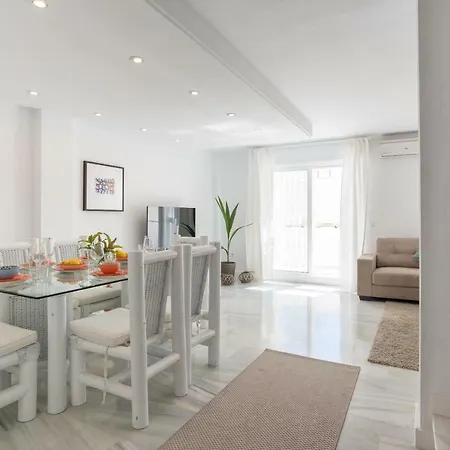 Benalmadena: Adosado Con Piscina Y Jardin Holiday home *