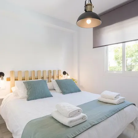 Holiday home Benalmadena: Adosado Con Piscina Y Jardin