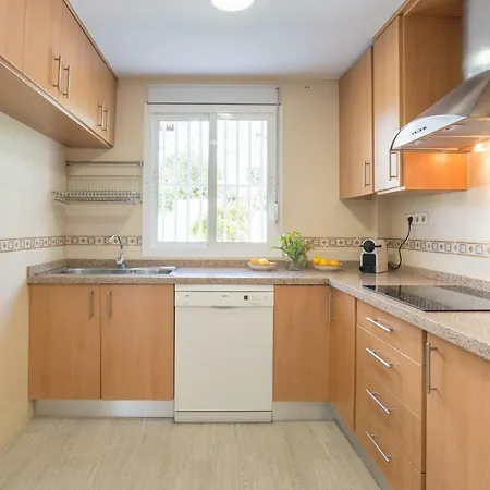Holiday home Benalmadena: Adosado Con Piscina Y Jardin Benalmadena