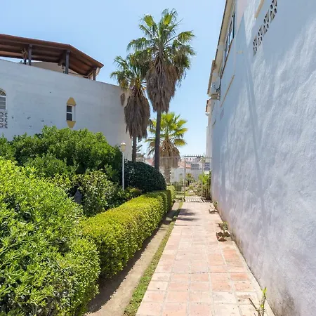 Holiday home Benalmadena: Adosado Con Piscina Y Jardin