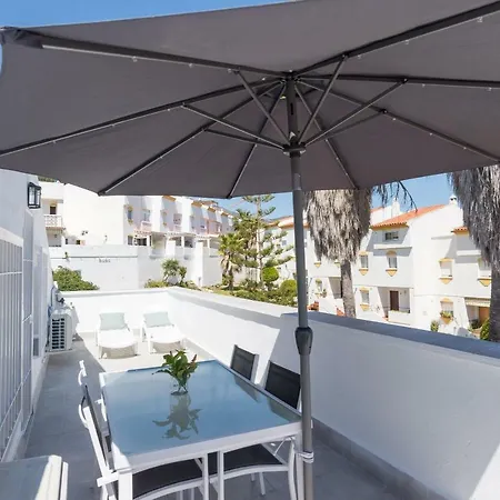 Benalmadena: Adosado Con Piscina Y Jardin Holiday home