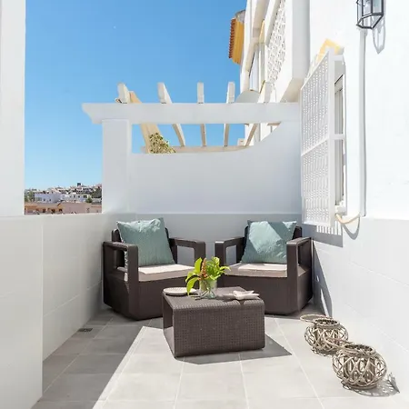 Benalmadena: Adosado Con Piscina Y Jardin *