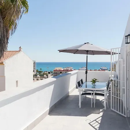 Benalmadena: Adosado Con Piscina Y Jardin Benalmádena
