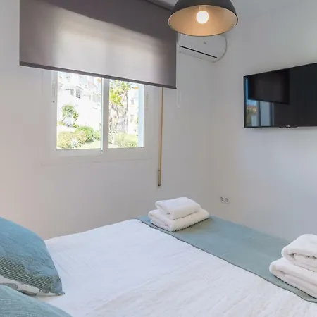 Holiday home Benalmadena: Adosado Con Piscina Y Jardin
