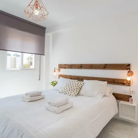 Holiday home Benalmadena: Adosado Con Piscina Y Jardin