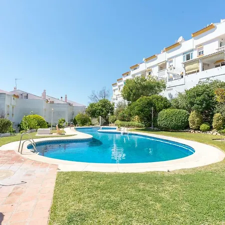 Benalmadena: Adosado Con Piscina Y Jardin *